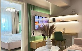 Luxury Edition Aparthotel By Glam Apartments - Parking Option